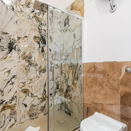 Colosseum Big 4 Bdr Ac With Terrace Apartamento